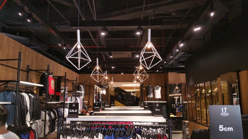 West Lake Hangzhou intime Aape shop