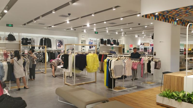 Chunxi Road Chengdu gold center IZZUE shop